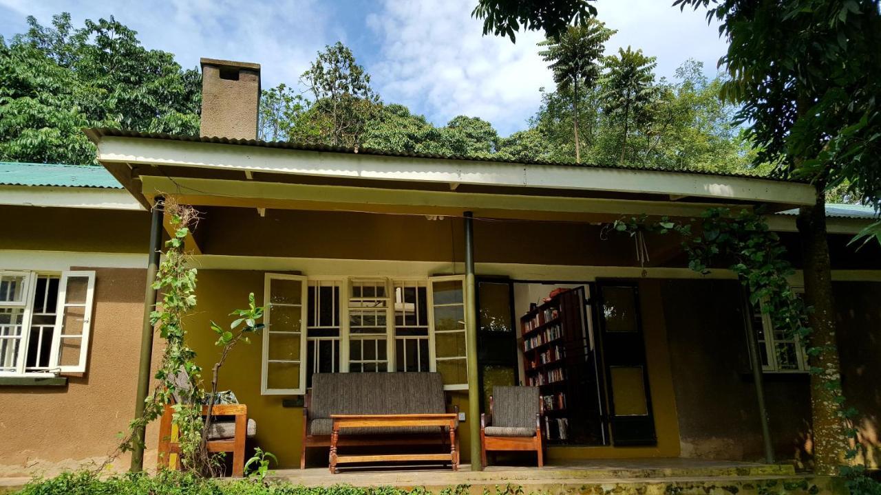 Bwindi Guest House Kanungu Bagian luar foto